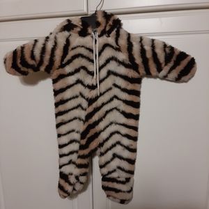 Obion  Size 0-6 Months leopard look. 1 piece with hood used